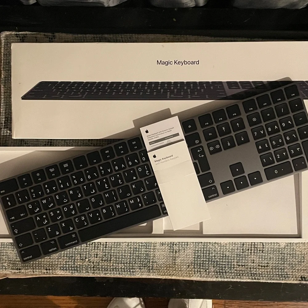 Apple Magic Keyboard - Sleek Black Design